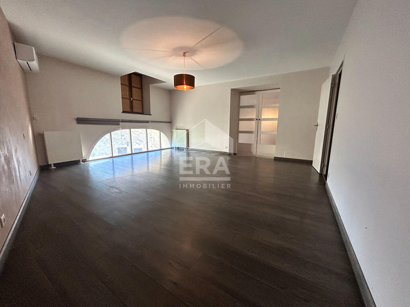 Maison - 512 m² - 14 pièces