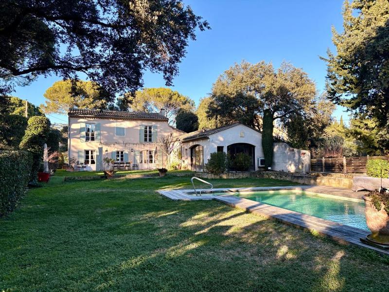 Maison - 210 m² - 7 pièces