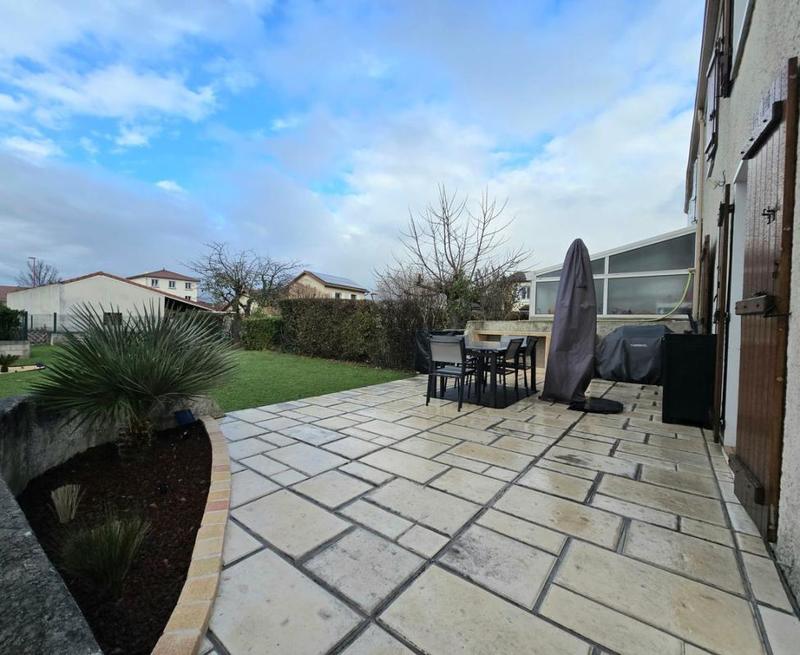 Maison jumelée - 94 m² - 4 pièces