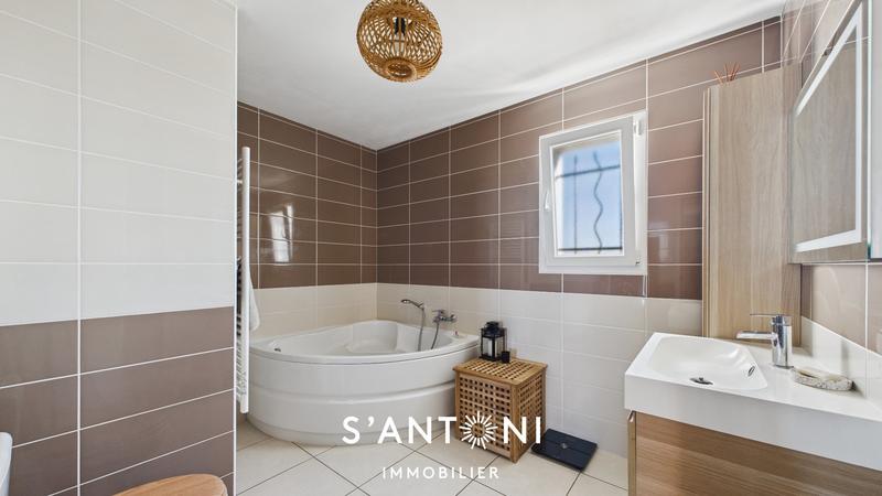 Maison - 113 m² - 4 pièces