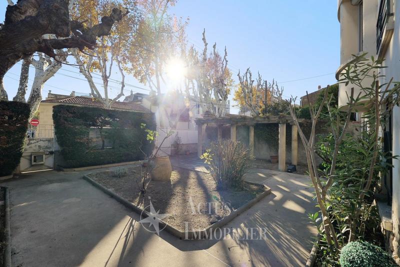 Maison - 240 m² - 9 pièces