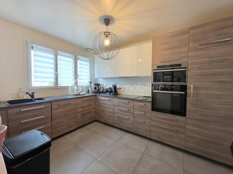 Maison - 193 m² - 8 pièces