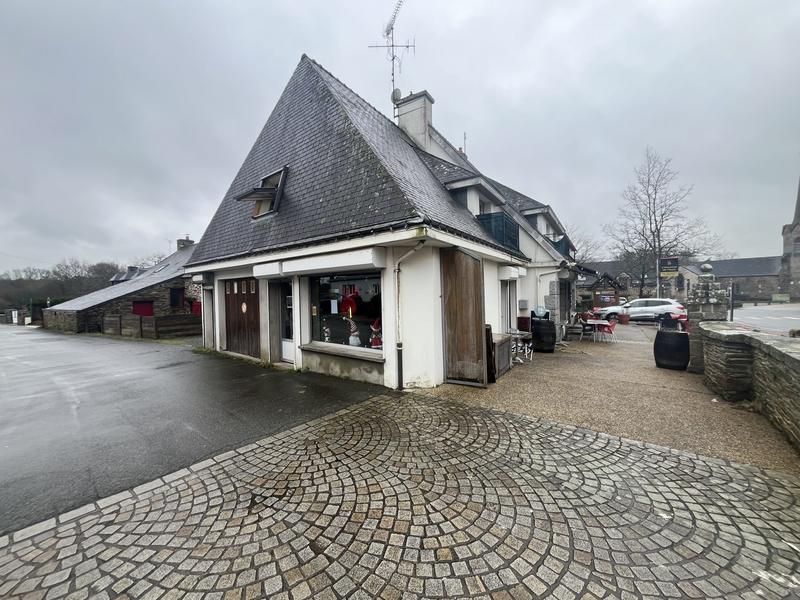 Maison - 240 m² - 8 pièces