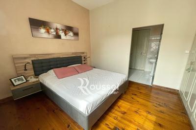 Maison - 274 m² - 10 pièces