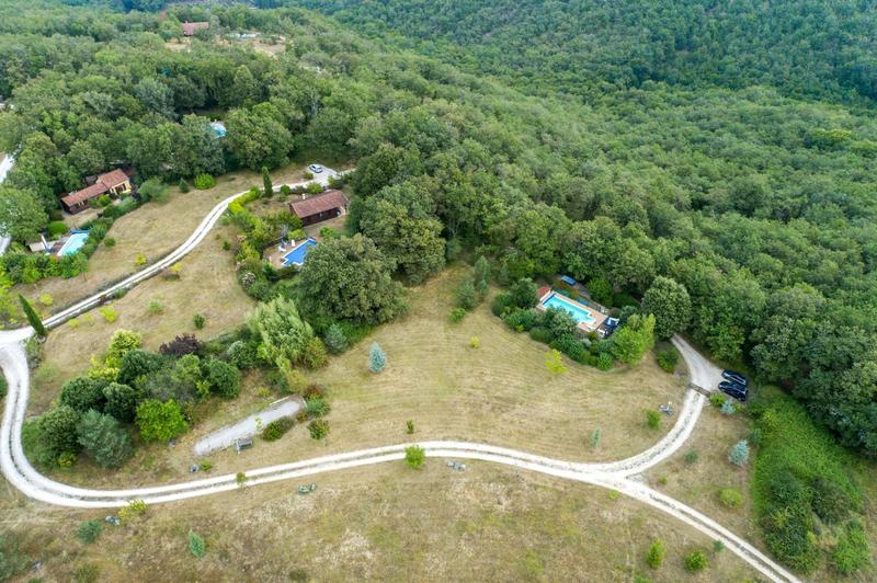 Maison - 596 m² - 32 pièces