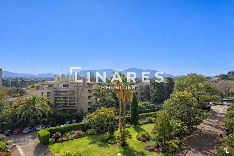 Appartement - 206 m² - 6 pièces