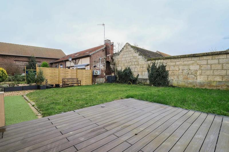 Corps de ferme - 225 m² - 11 pièces