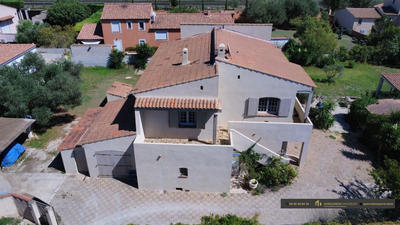 Villa - 180 m² - 4 pièces