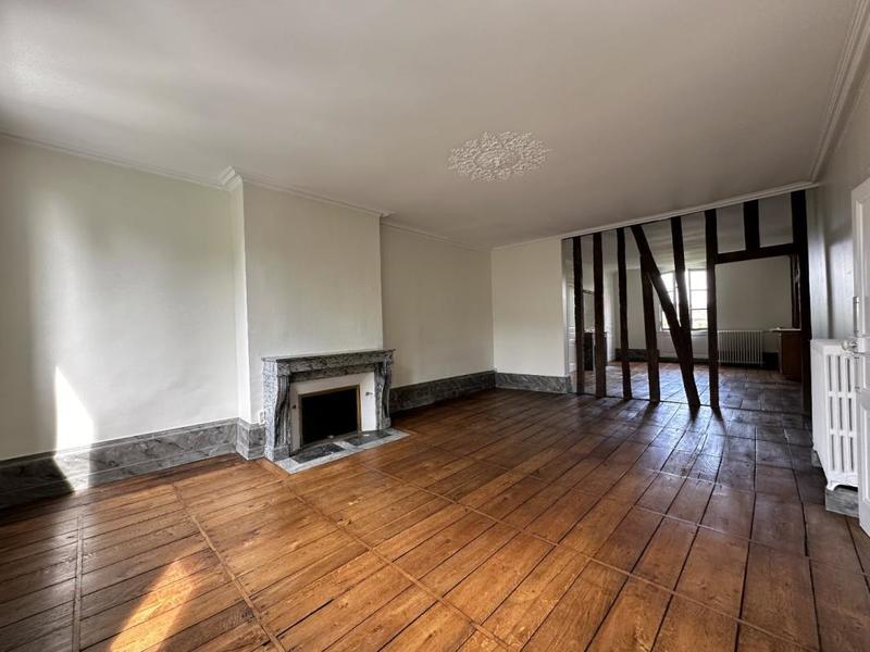 Appartement ancien - 150 m² - 5 pièces