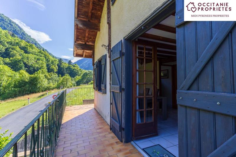 Propriété - 250 m² - 9 pièces