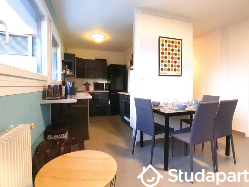 Chambre - 10 m² - 1 pièce