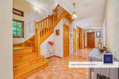 Maison - 210 m² - 9 pièces