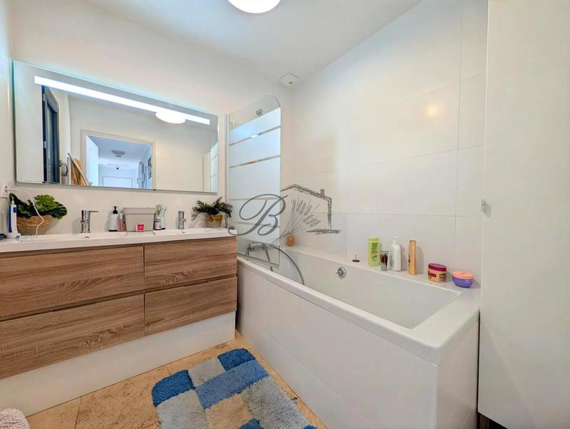 Maison jumelée - 146 m² - 6 pièces