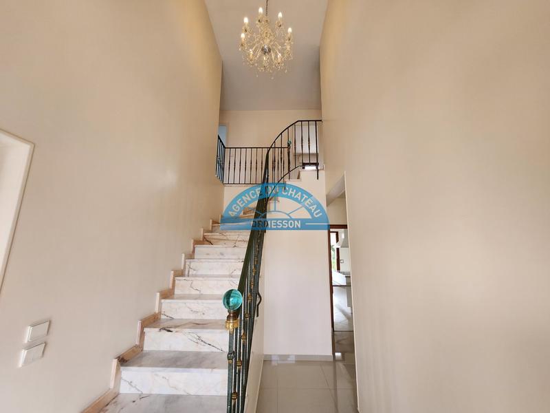 Maison - 160 m² - 7 pièces