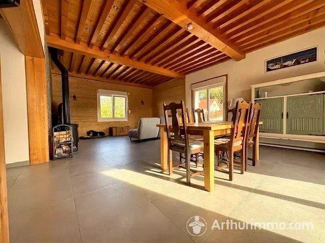 Maison - 167 m² - 9 pièces