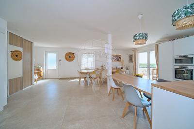 Maison - 180 m² - 6 pièces