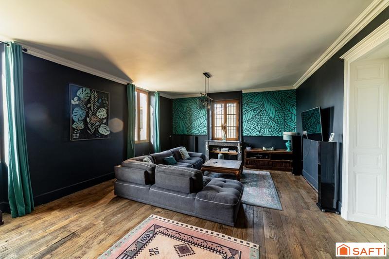 Maison - 270 m² - 8 pièces