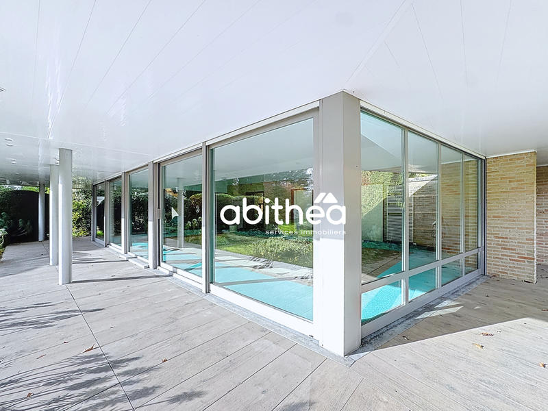 Propriété - 451 m² - 12 pièces