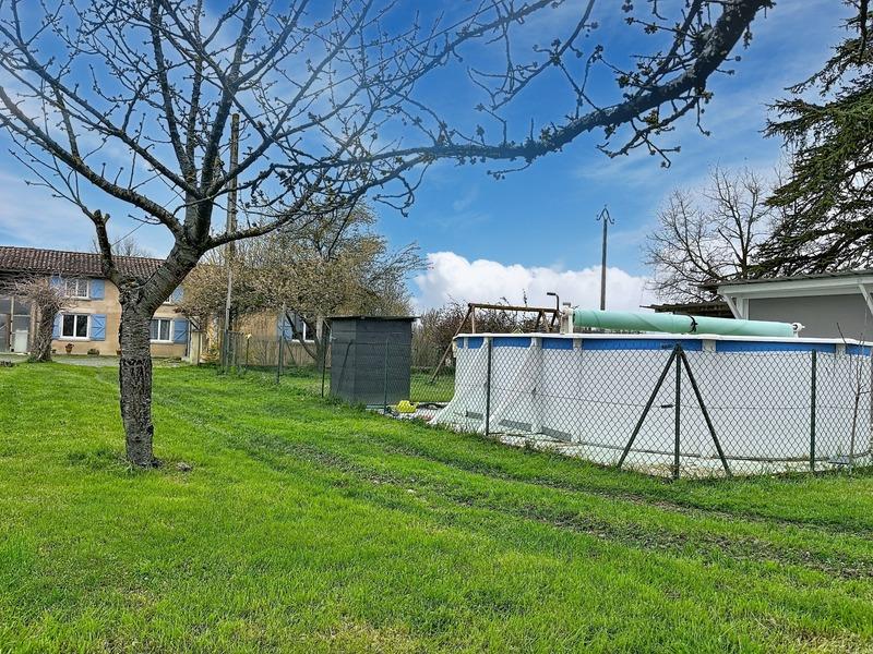 Maison - 270 m² - 12 pièces