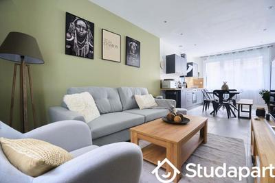 Chambre - 13 m² - 1 pièce