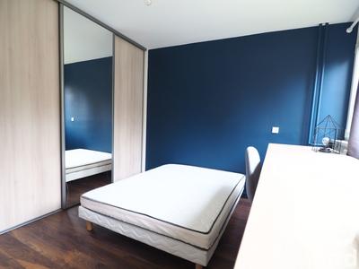 Appartement - 85 m² - 5 pièces