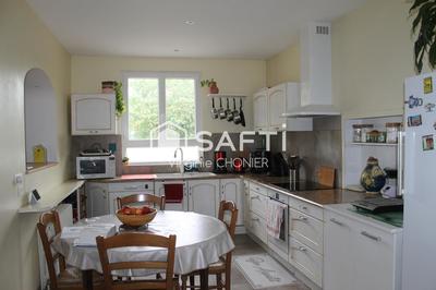 Propriété - 250 m² - 9 pièces