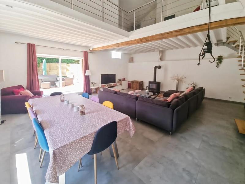 Maison - 207 m² - 7 pièces