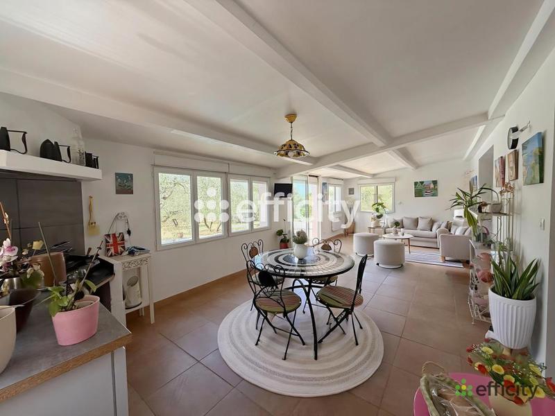 Maison - 159 m² - 6 pièces