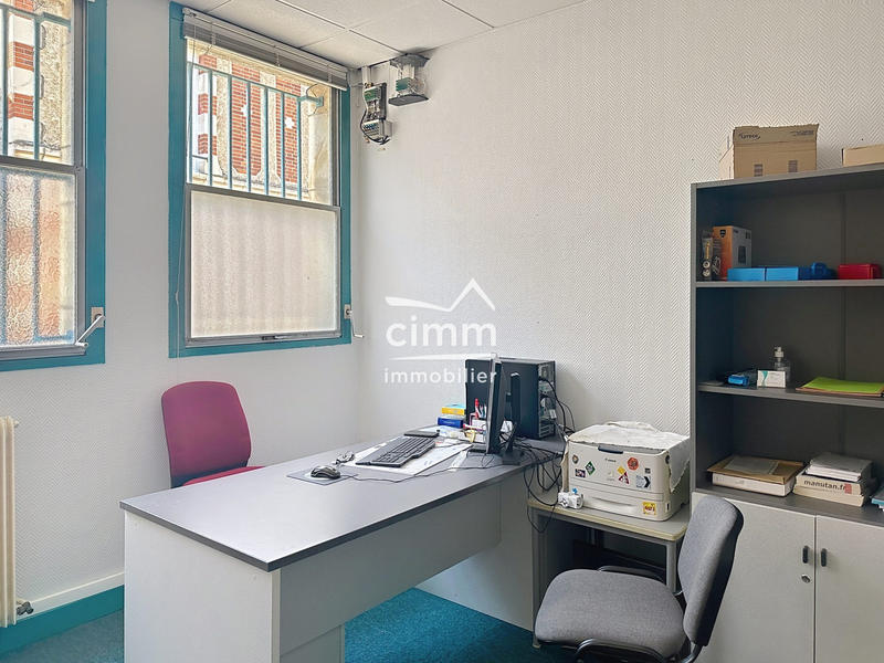 Bureau - 79 m² - 2 pièces