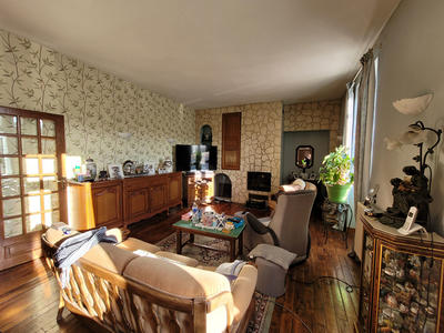 Maison - 244 m² - 8 pièces