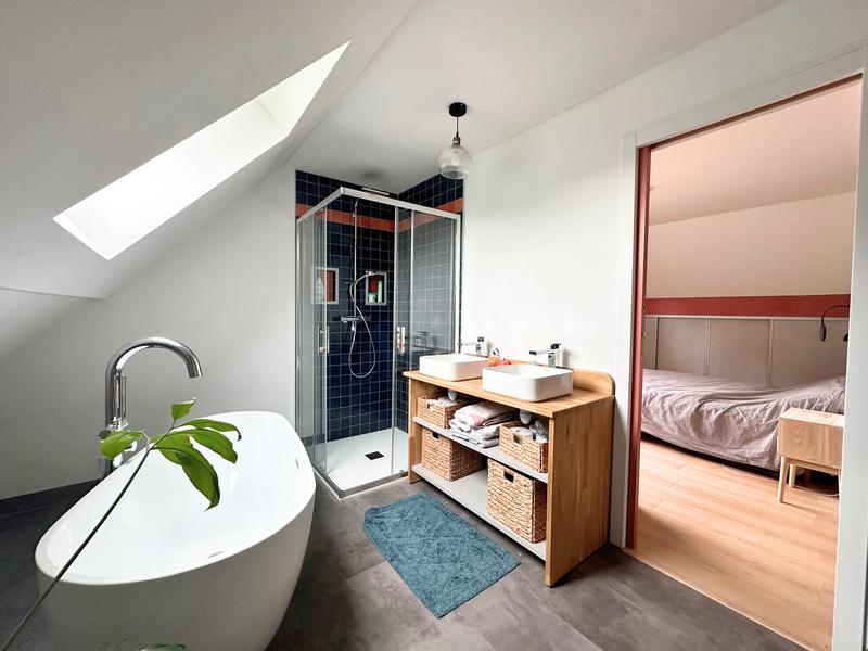 Maison - 202 m² - 8 pièces