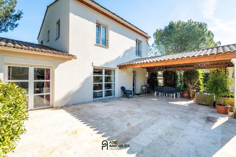 Villa - 205 m² - 6 pièces