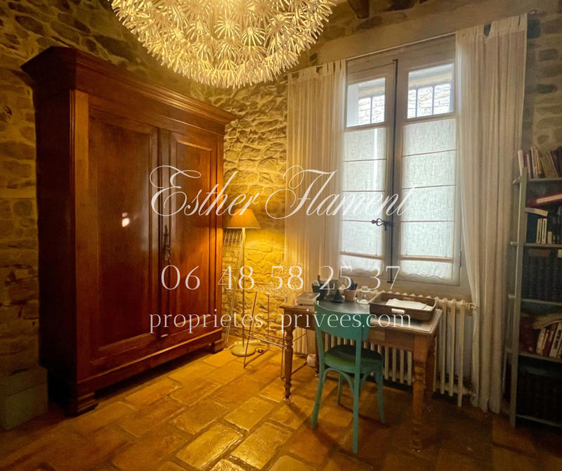 Maison - 213 m² - 6 pièces