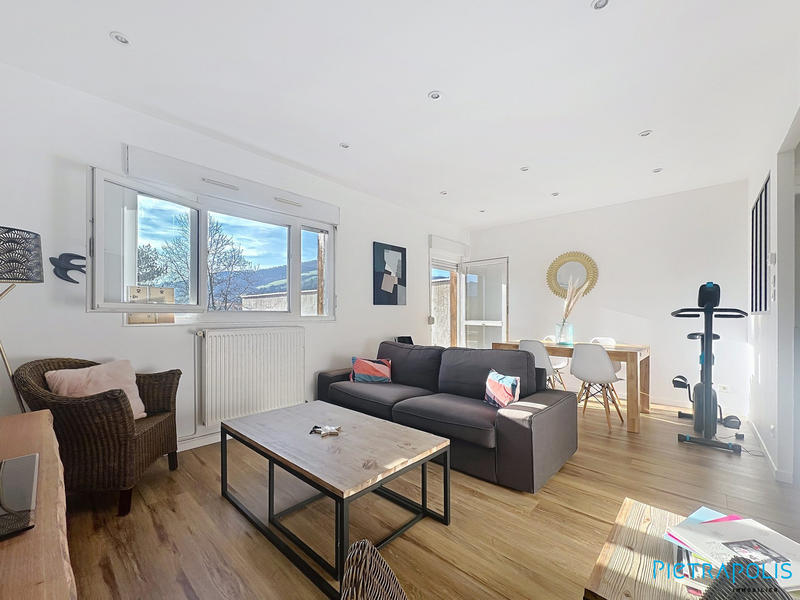 Appartement - 82 m² - 4 pièces