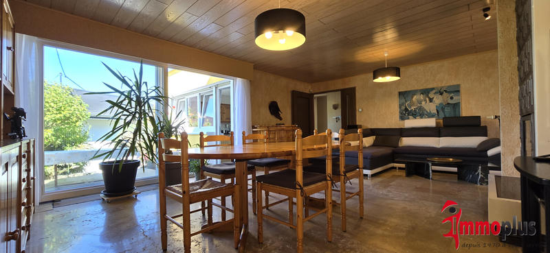 Maison - 99 m² - 6 pièces