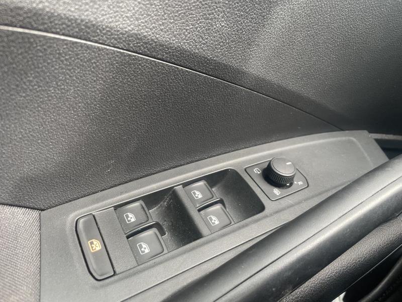 Skoda Fabia Tsi 95 Faible kilomètrage - Garantie Constructeur Disponible de suite Idem Polo, Ibiza Clio 208 Yaris