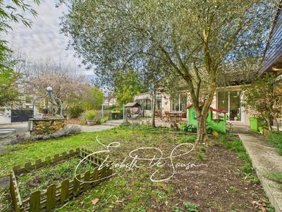 Maison - 267 m² - 7 pièces