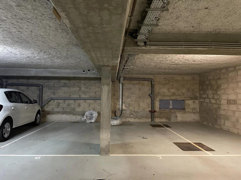 Parking / Garage - 24 m²