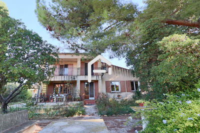 Villa - 140 m² - 8 pièces