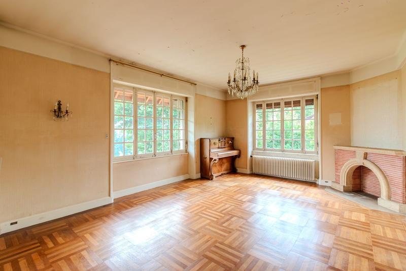 Maison - 246 m² - 8 pièces