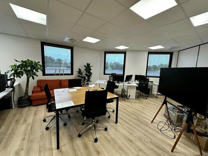 Bureau - 236 m²