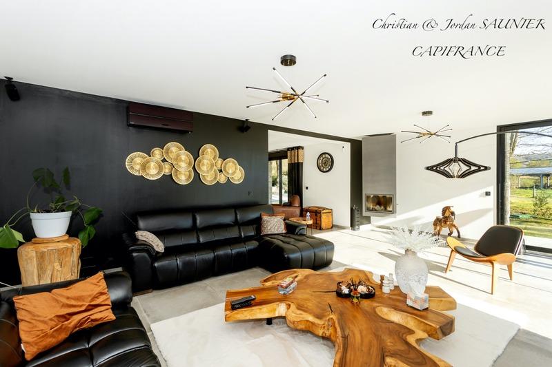 Propriété - 391 m² - 10 pièces