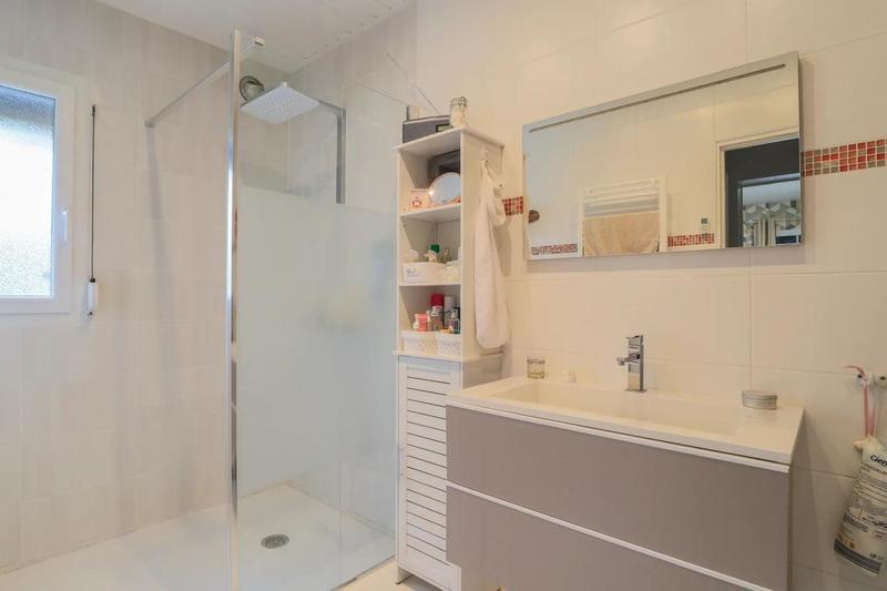 Maison - 238 m² - 7 pièces