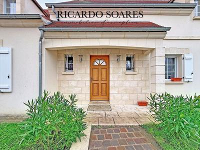 Maison - 235 m² - 7 pièces