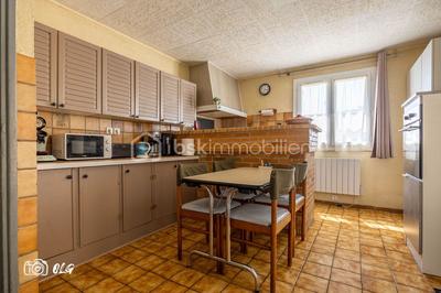 Maison traditionnelle - 146 m² - 6 pièces