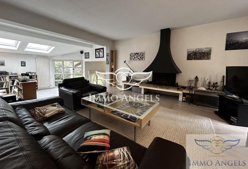 Maison traditionnelle - 175 m² - 6 pièces