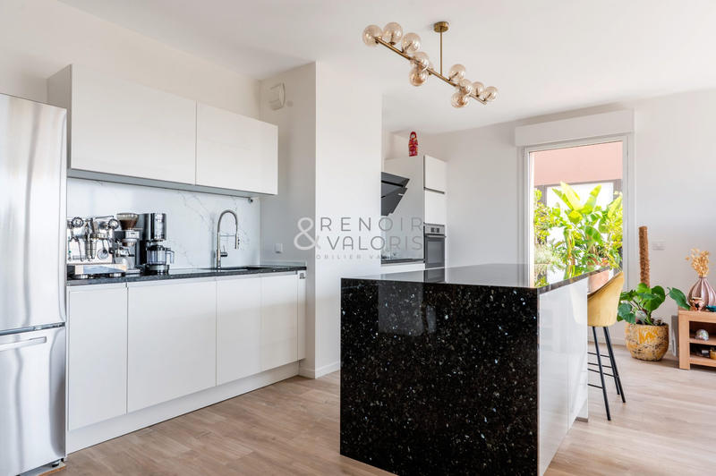 Appartement - 94 m² - 5 pièces