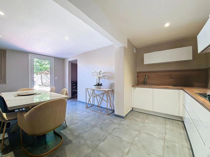 Maison - 195 m² - 7 pièces