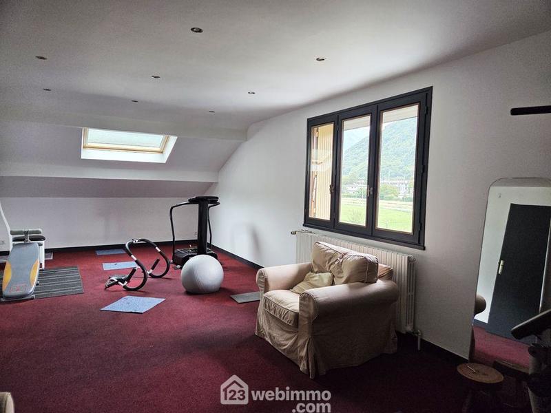 Maison - 224 m² - 6 pièces