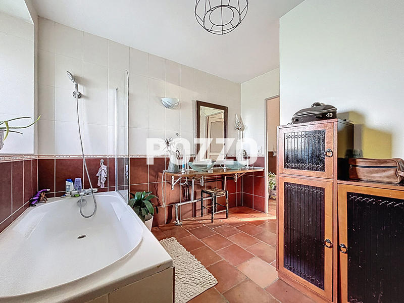 Maison - 192 m² - 7 pièces